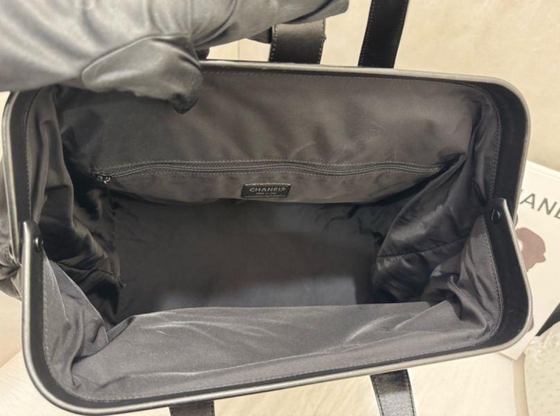 Chanel 旅行系列手提包 