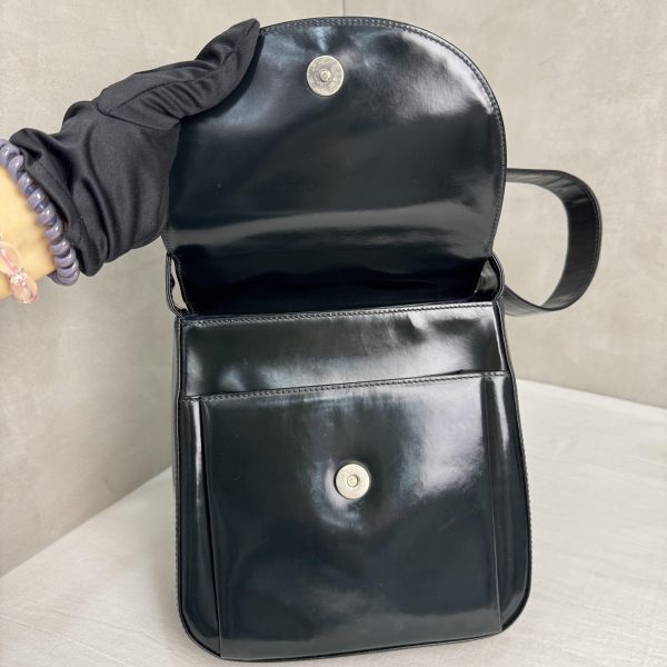 Versace經典黑色漆皮包 