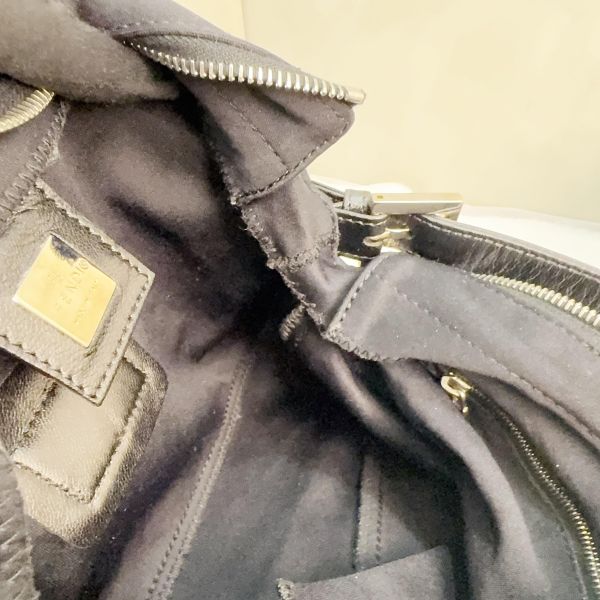 Fendi Mamma Baguette 黑色帆布肩背包 