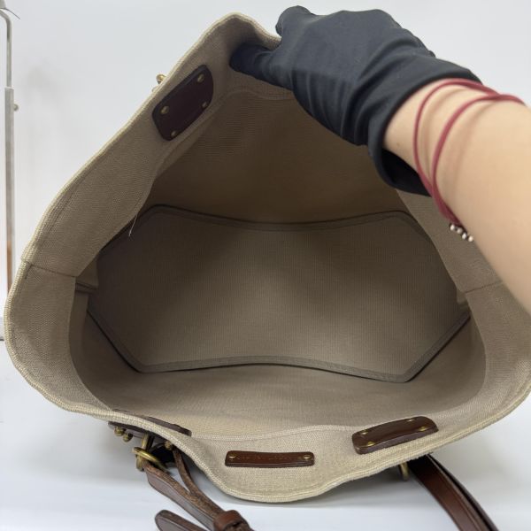 BOTTEGA VENETA 帆布金釦手腕袋卡其 