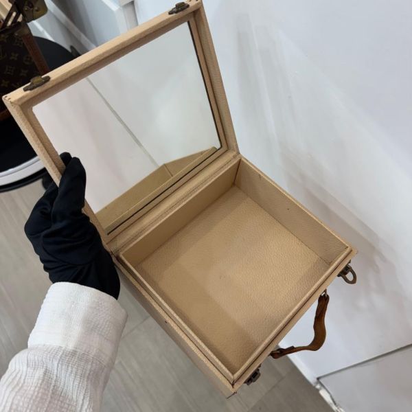 Louis Vuitton 古董硬殼手提化妝箱 