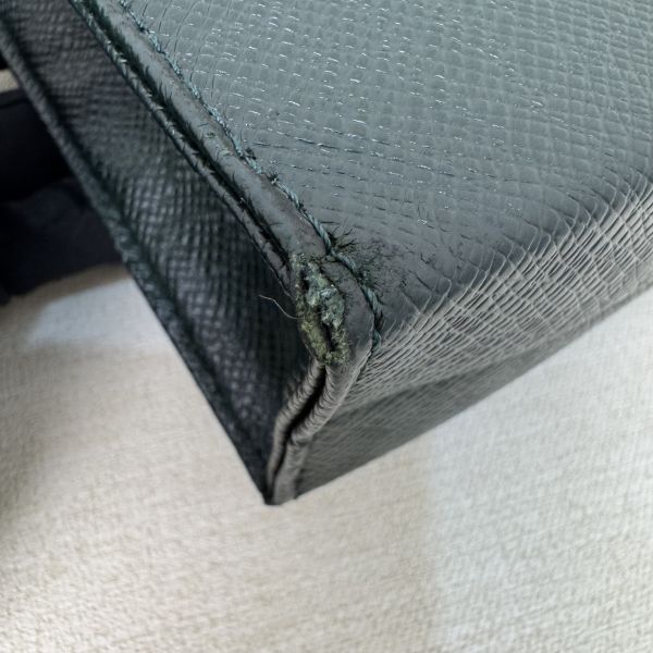 Louis Vuitton 墨綠手拿包 