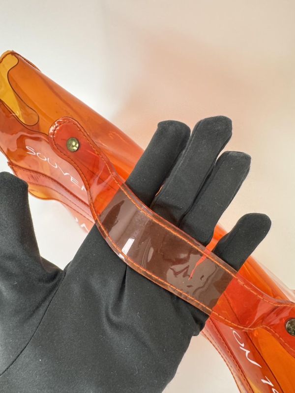 Hermès「Vinyl Kelly」透明橘限量包 