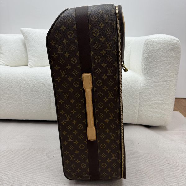 Louis Vuitton Monogram Pégase 系列滾輪行李箱 