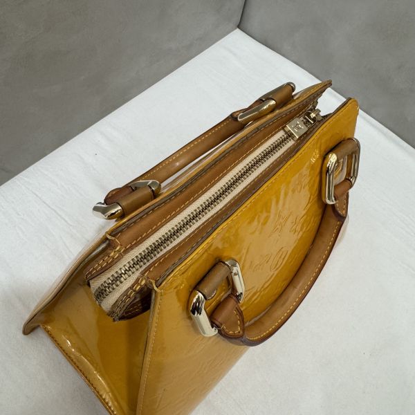 Lv 黃漆皮手提包 