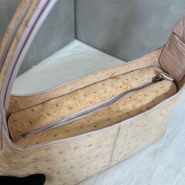 TOD'S 膚色液下包 
