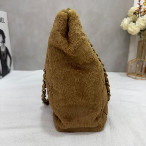 CHANEL 棕色皮草托特包 