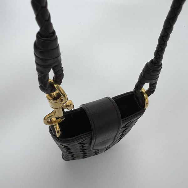 BOTTEGA VENETA 編織小羊皮手機包 