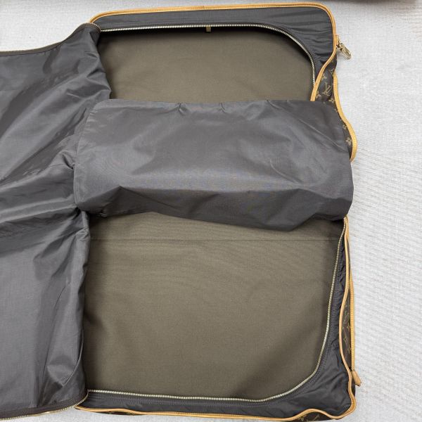 Louis Vuitton Monogram 帆布便攜式西裝袋 