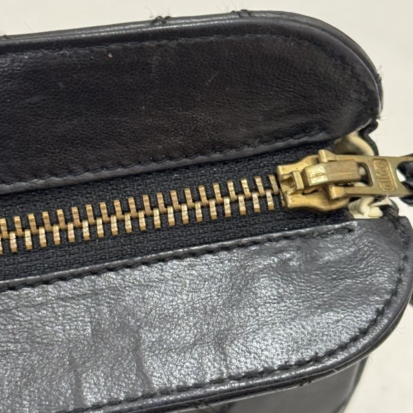 Chanel 黑色小羊皮菱格手拿包 