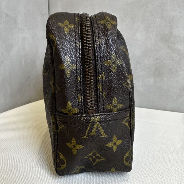 Louis Vuitton 28化妝包 