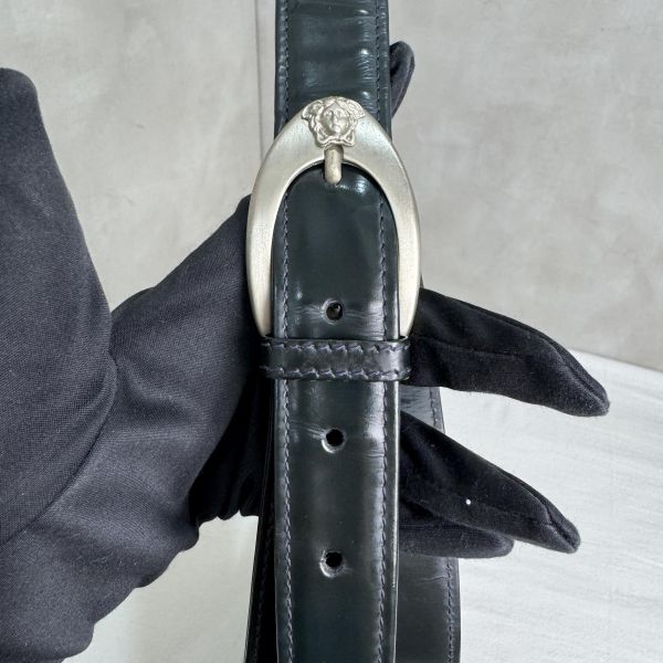 Versace經典黑色漆皮包 