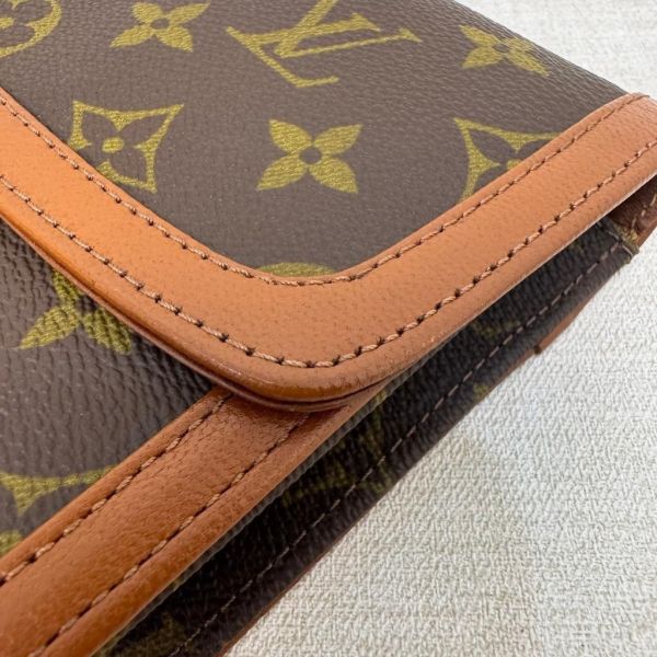 Louis Vuitton 老花紅皮手拿包 