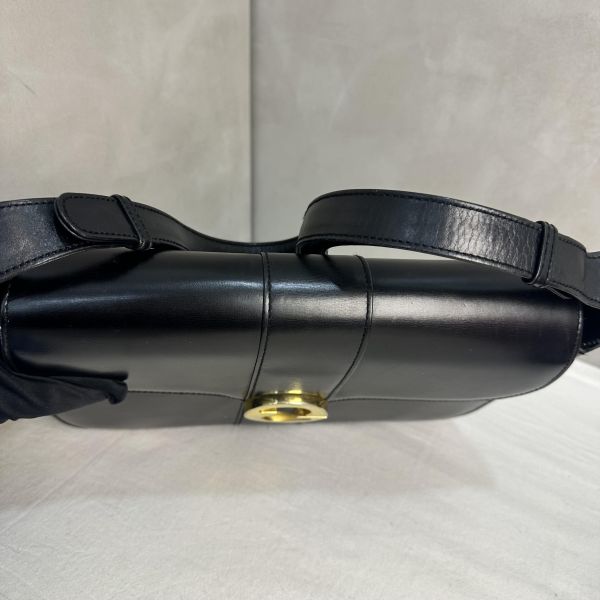 Gucci Vintage 中古黑色金色logo小牛皮肩背包 