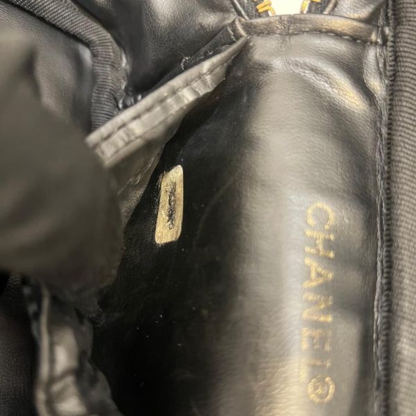 Chanel 雙色皮革化妝包 
