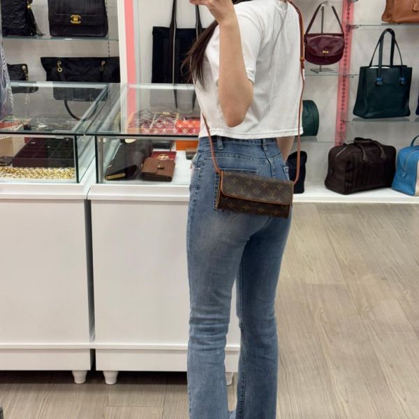 Louis Vuitton 信封腰包 