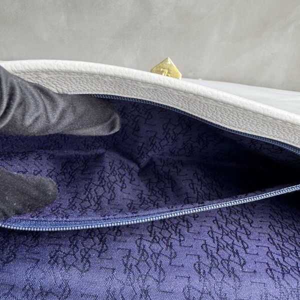 Saint Laurent (YSL) 復古白色皮革肩背包 腋下包 