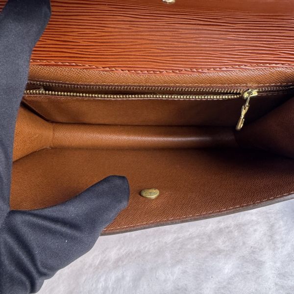 Louis Vuitton 經典皮革手拿包 