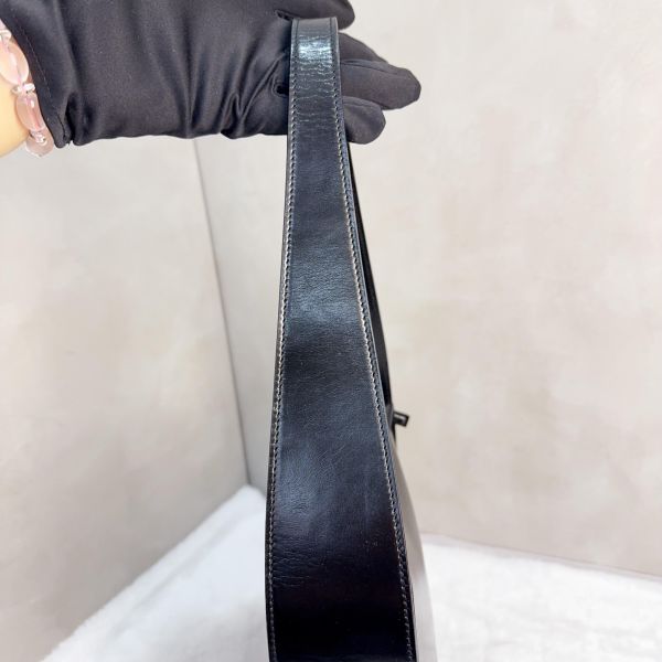Gucci 黑色漆皮單肩包 