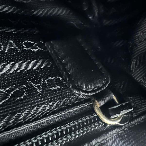 Prada 尼龍背包 