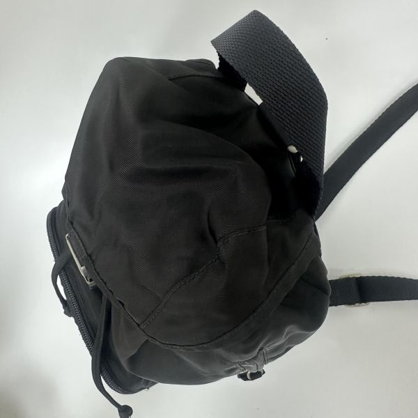 Prada 經典尼龍後背包 