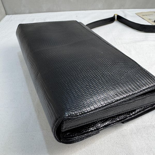 Gucci 黑色皮革翻蓋肩背包 