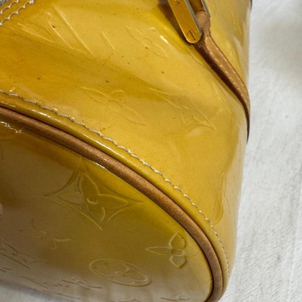 Louis Vuitton 黃色漆皮圓筒包 
