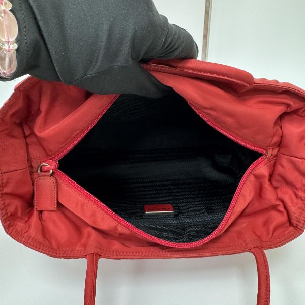 Prada 普拉達 經典的 Tessuto 尼龍托特包 