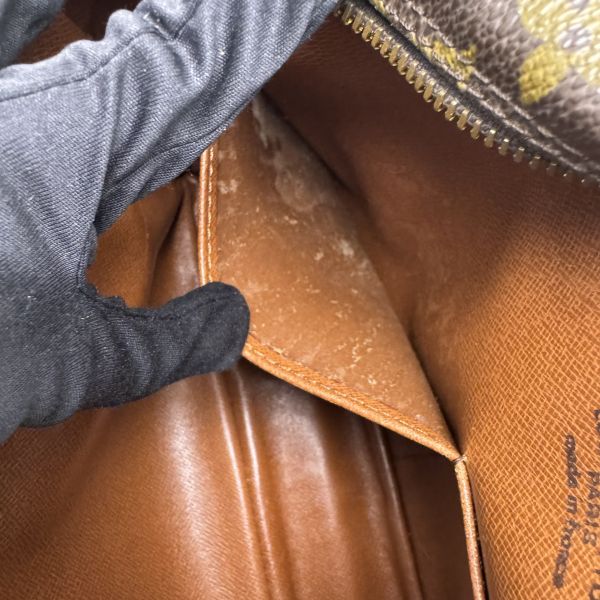 LV Monogram 老花手拿包 