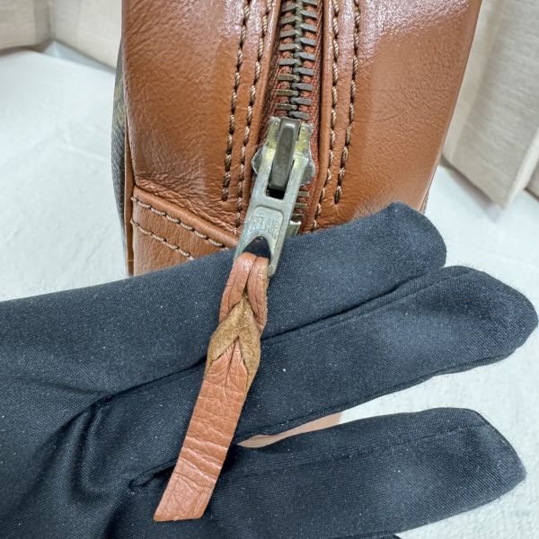 Louis Vuitton 紅皮方型手拿包 