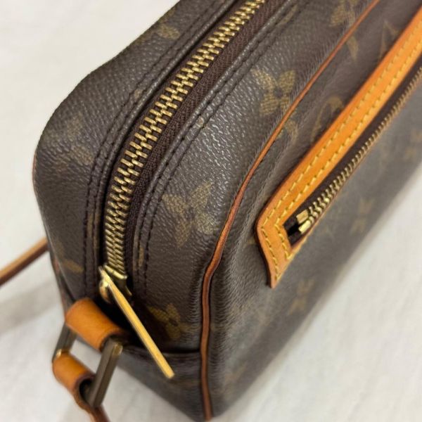 Louis Vuitton 小號開口笑腋下包 