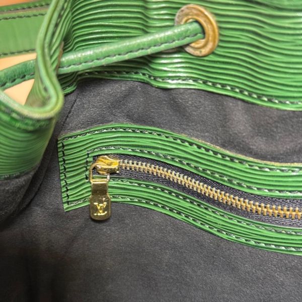 Louis Vuitton 綠色水波紋水桶包 