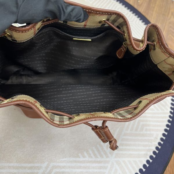 Burberry經典戰馬格紋水桶包 