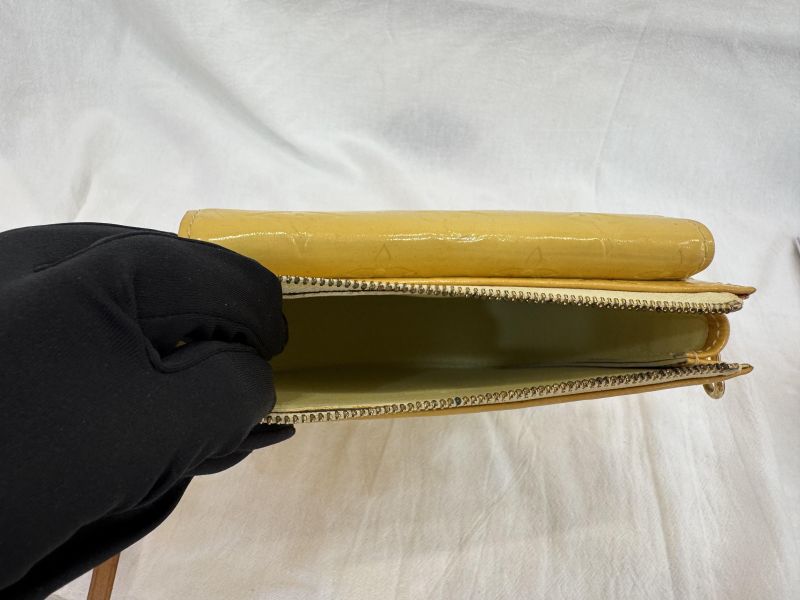 Louis Vuitton 檸檬黃漆皮相機包 