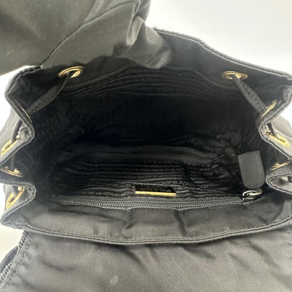 Prada 尼龍背包 