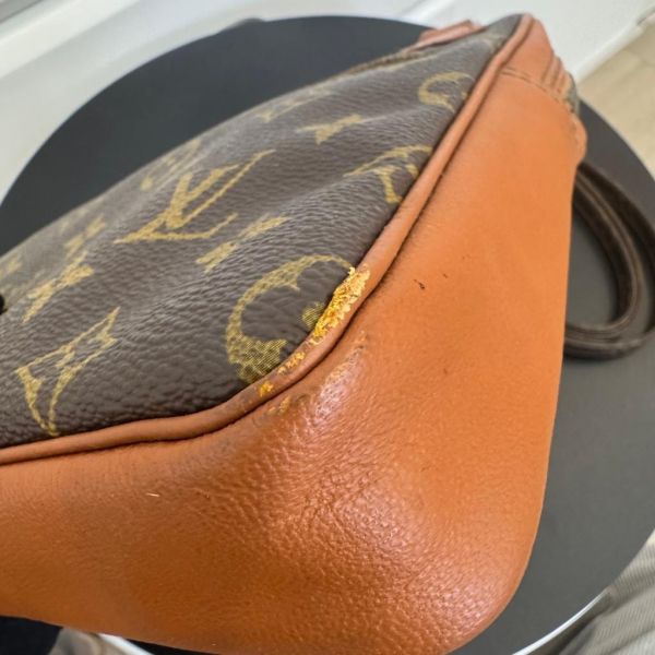 Louis Vuitton 紅皮老花方形斜背包 