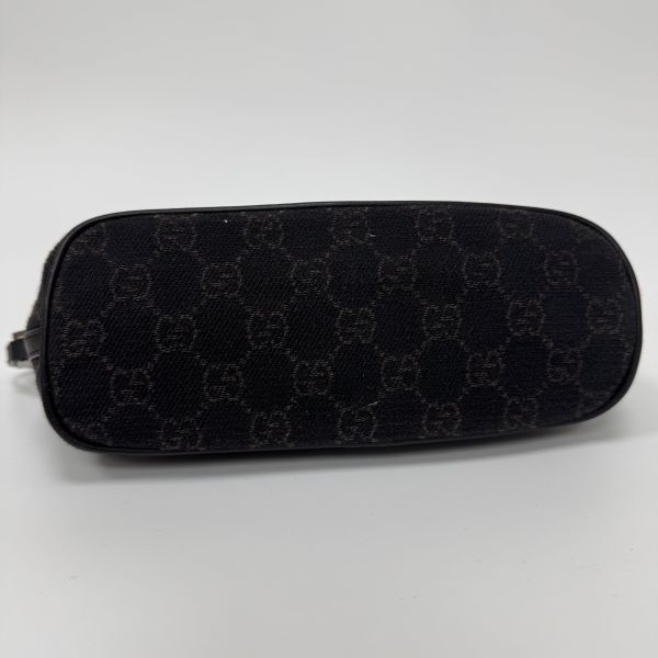 Gucci 黑色老花腋下包 