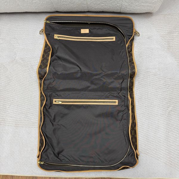 Louis Vuitton Monogram 帆布便攜式西裝袋 