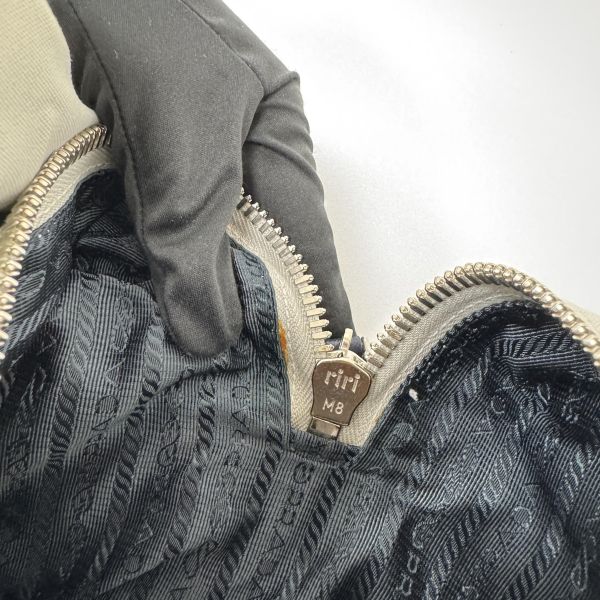 PRADA 經典尼龍旅行包 