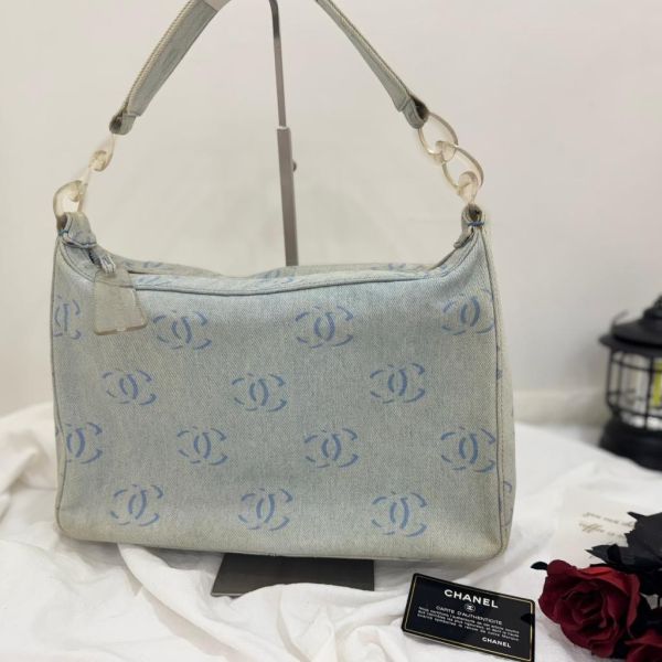 Chanel 牛仔肩包 