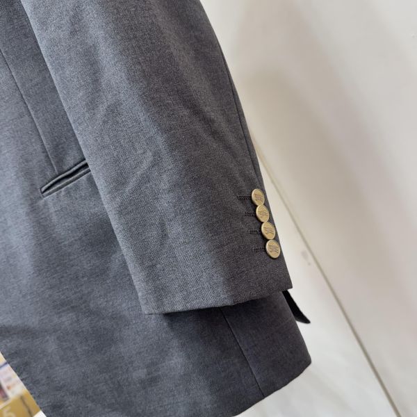 Burberry 灰色西裝外套 