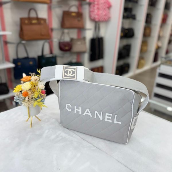 Chanel 方牌運動包 