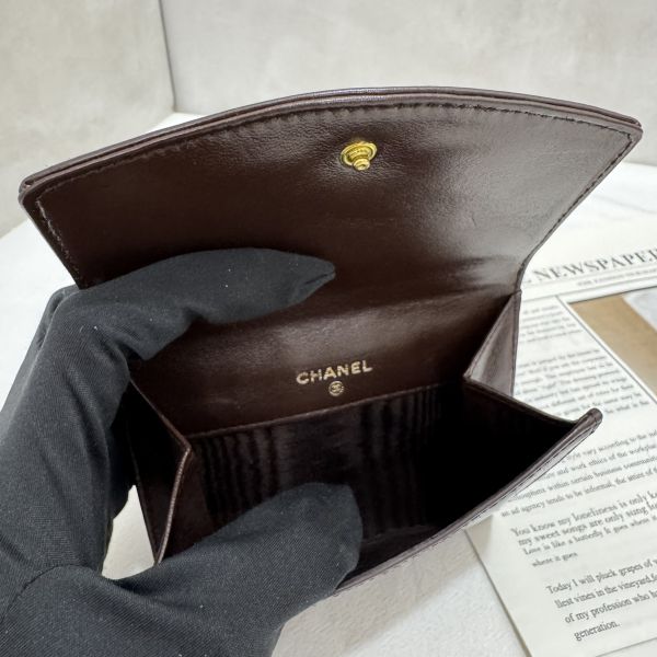 Chanel 咖啡短夾 