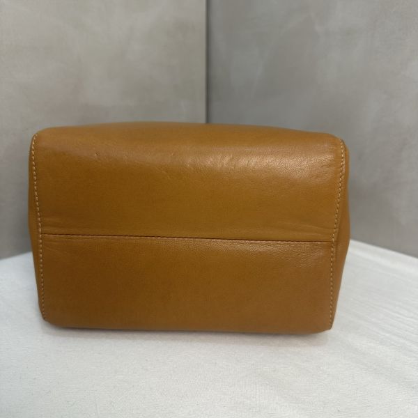 LOEWE 焦糖色手提方形便當包 