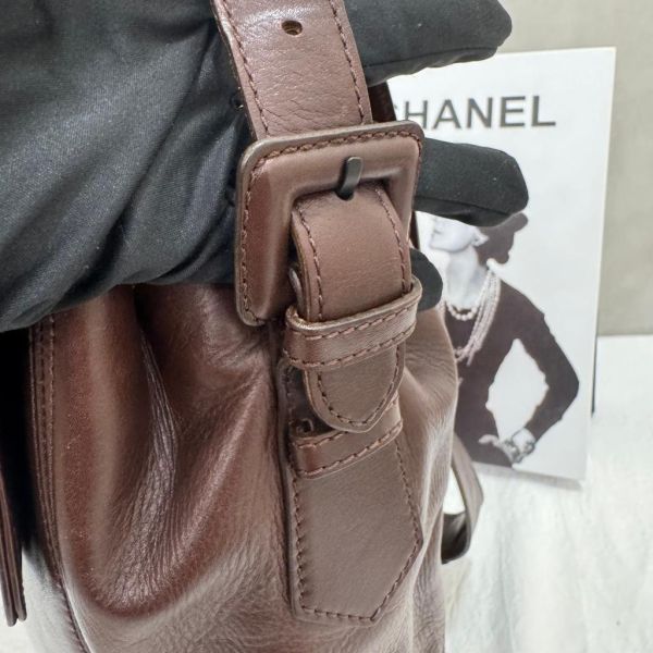 Chanel 簡約翻蓋單肩包 