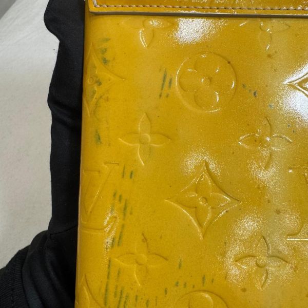 Louis Vuitton 黃色漆皮多功能皮夾腰包 