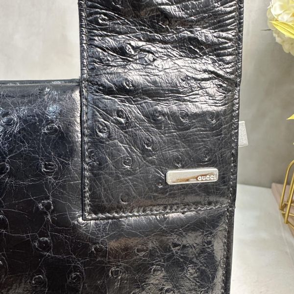 Gucci 黑色壓紋鴕鳥皮肩背包* 
