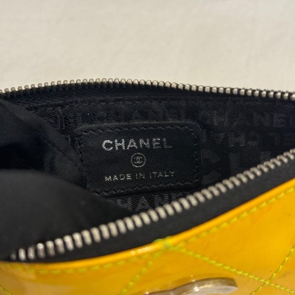 Chanel 黃色亮面漆皮手提包 