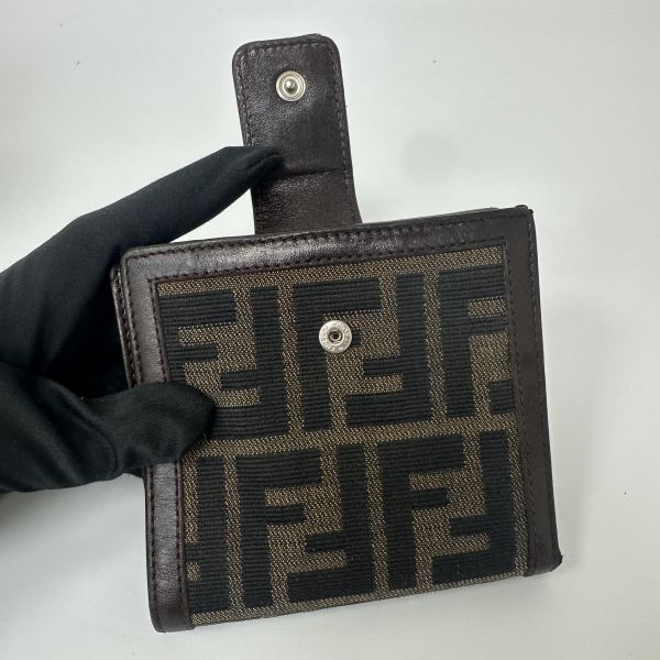 Fendi 經典老花錢包 