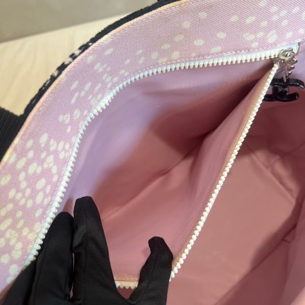 Chanel 粉色帆布托特包 